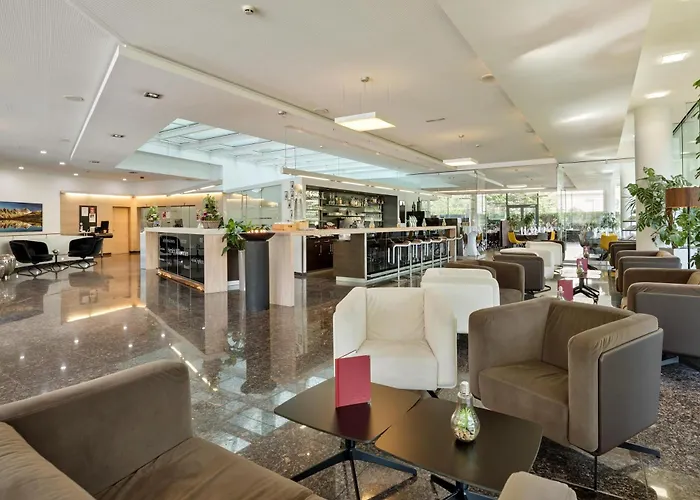 Austria Trend Congress Otel 4*