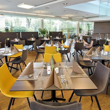 Austria Trend Congress Готель 4*